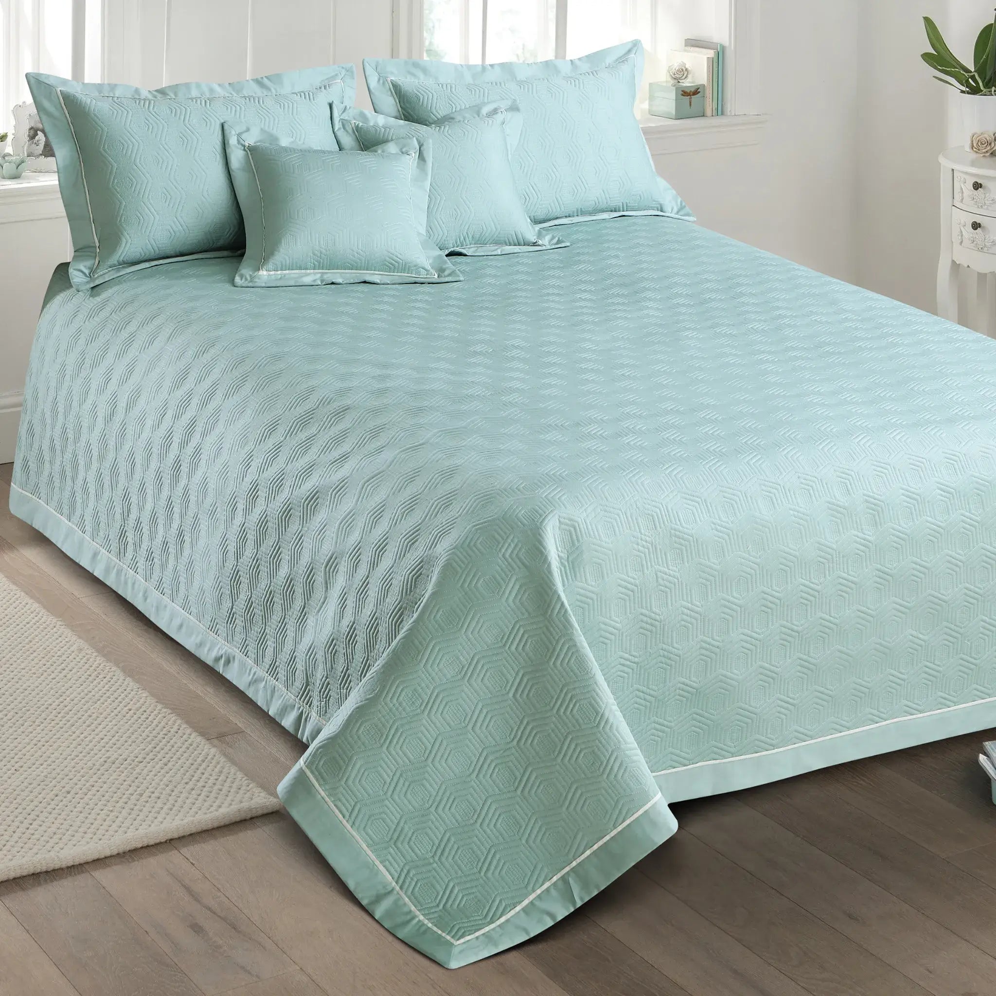 Malako Kairo 500 TC Paris Green Solid King Size 100% Cotton Quilted Bed Cover Set - MALAKO