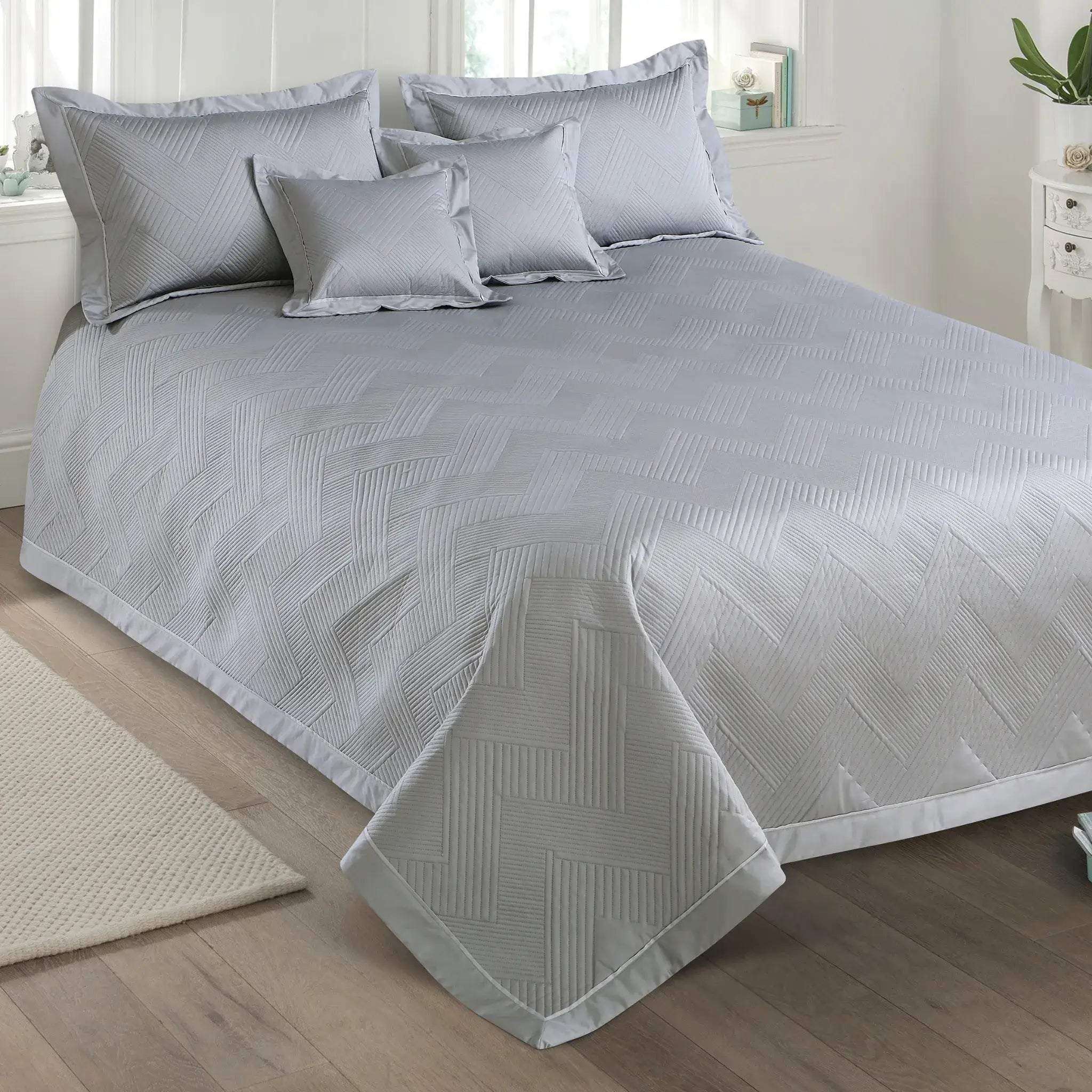 Malako Kairo 500 TC Pearl River Grey Solid King Size 100% Cotton Quilted Bed Cover Set - MALAKO