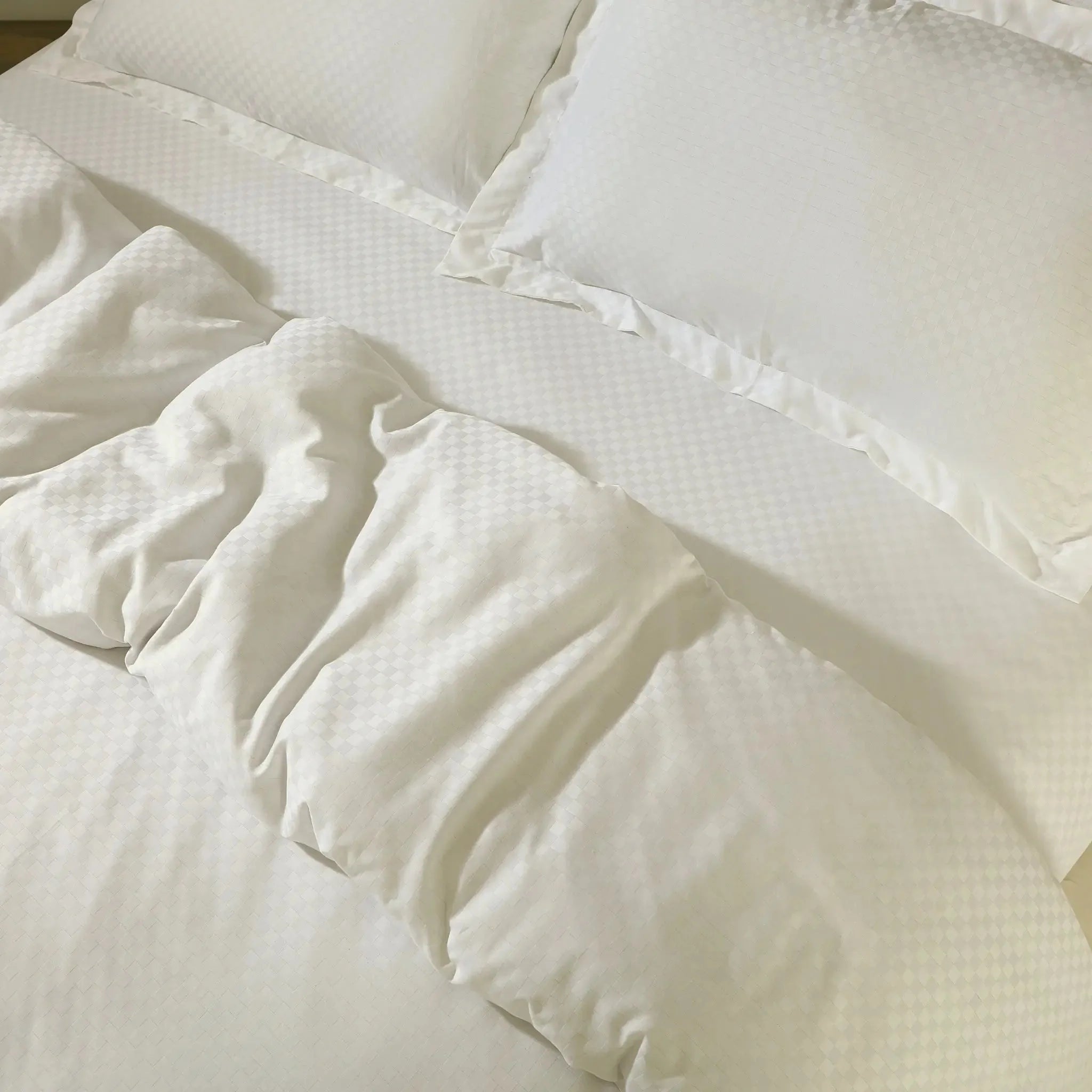 Malako Lyon Jacquard Off-White Checks 450 TC 100% Cotton King Size 7 Piece Duvet Cover Set - MALAKO