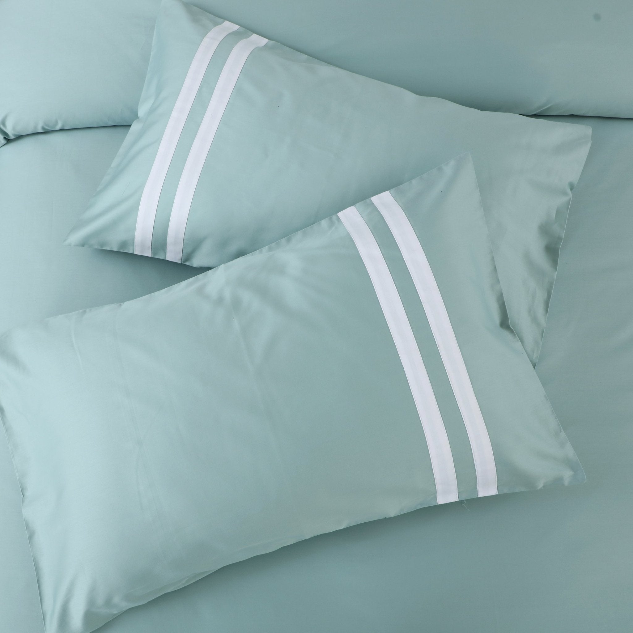 Malako Vivid Striped Solid Mint Green 500 TC King Size 100% Cotton Bed Sheet With 2 Plain Pillow Covers with Stripes - MALAKO