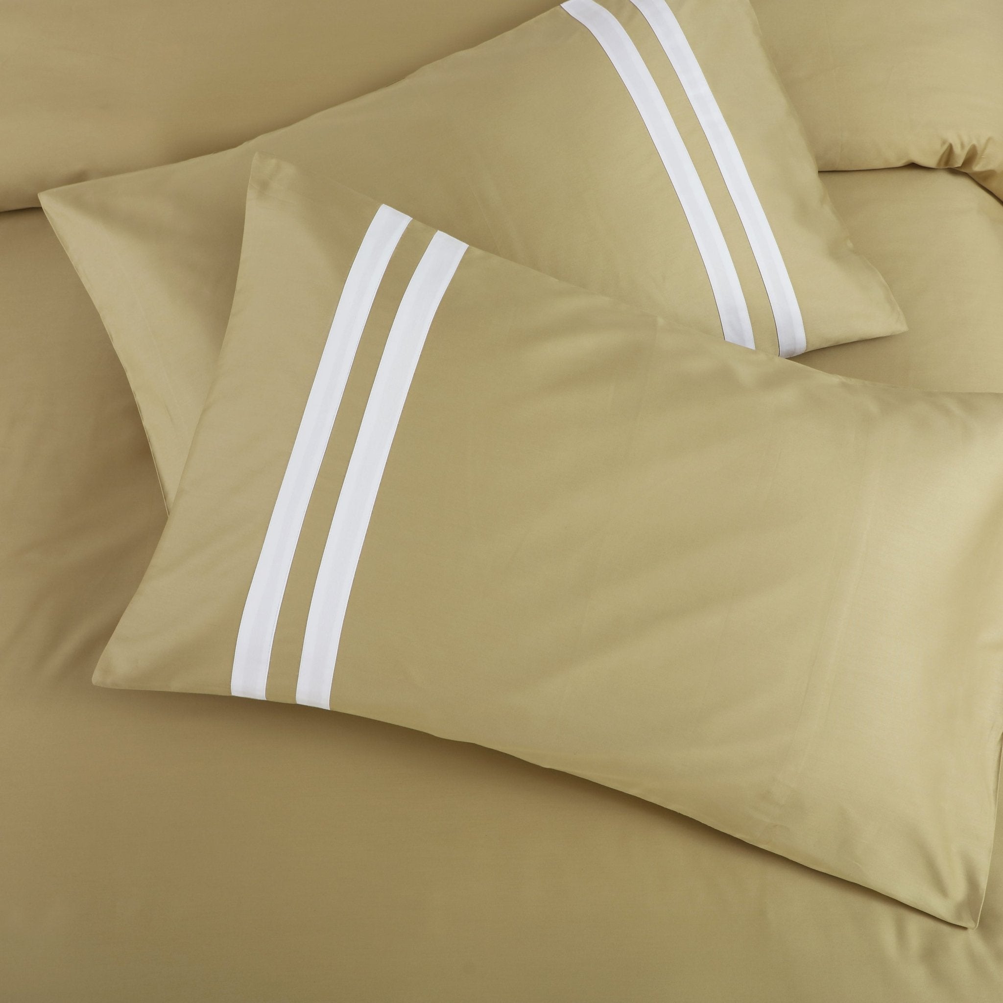 Malako Vivid Striped Solid Olive Green 500 TC King Size 100% Cotton Bed Sheet With 2 Plain Pillow Covers - MALAKO